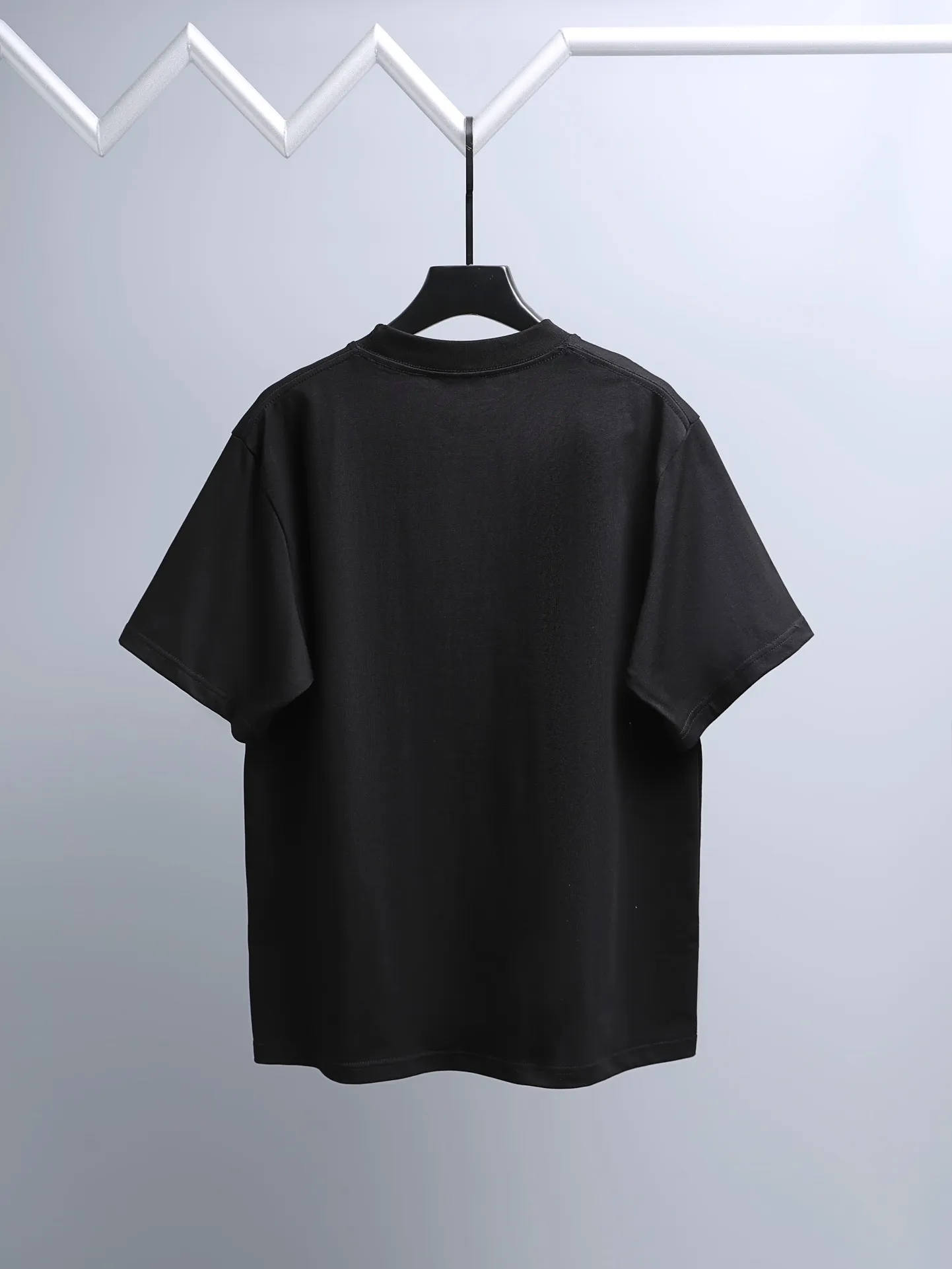 Carhartt 2꯭0꯭2꯭6 new spring and summer models ❤️ original ⌚️ high version Carhartt fabric is made of high-density pure cotton, does not deform or shrink. Process introduction: double-line movement. The chest logo uses high-quality printing technology + small label. Color: Black SIZE: M-XXL